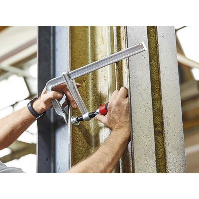 Celoocelová šroubová svěrka s 2-složkovou rukojetí 300x120 mm sklápěcí rukojeť Bessey - obrázek