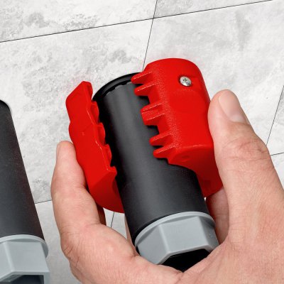 Rezac plastových trubek na trubky 20-50mm a vodovodní pruchodky KNIPEX - obrázek